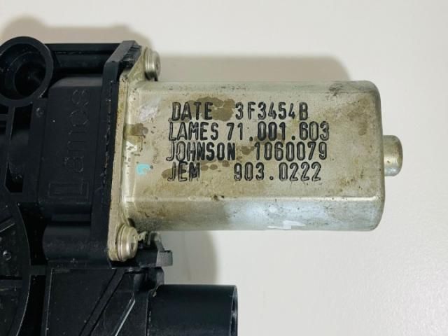 bontott BMW 1 Jobb hátsó Ablakemelő Motor