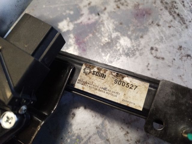 bontott BMW 1 Jobb hátsó Ablakemelő Szerkezet (Elektromos)