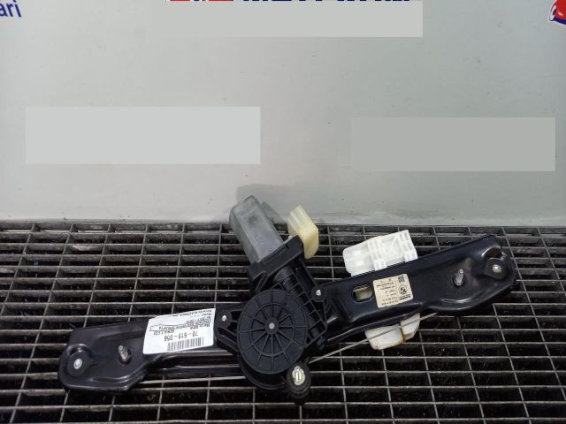 bontott BMW 1 Jobb hátsó Ablakemelő Szerkezet (Elektromos)