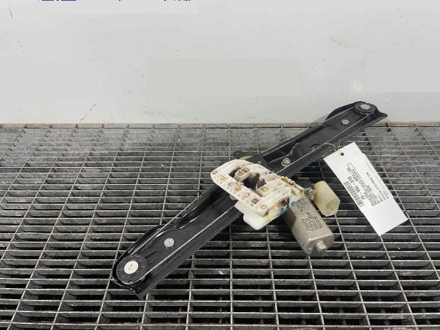 bontott BMW 1 Jobb hátsó Ablakemelő Szerkezet (Elektromos)