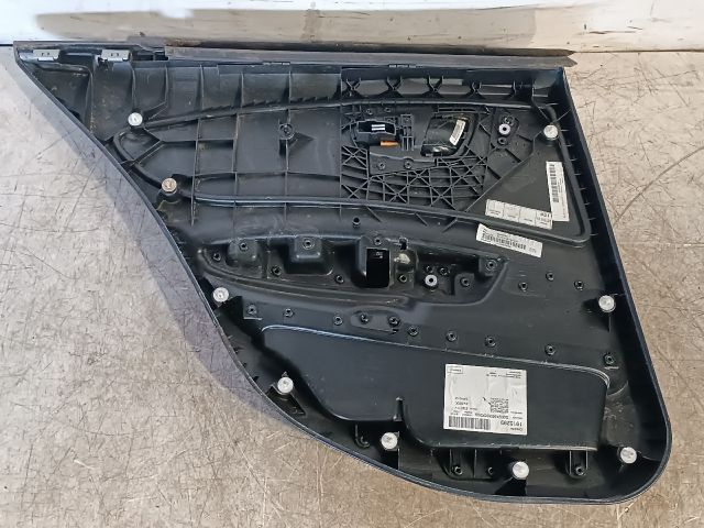 bontott BMW 1 Jobb hátsó Ajtó Kárpit