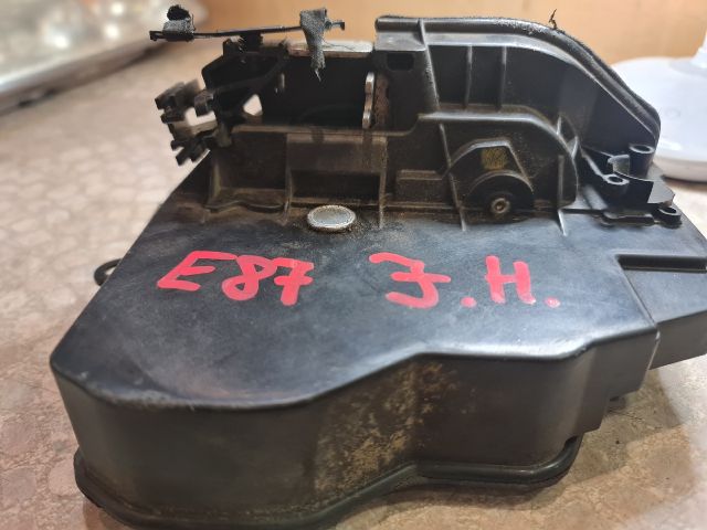 bontott BMW 1 Jobb hátsó Ajtózár