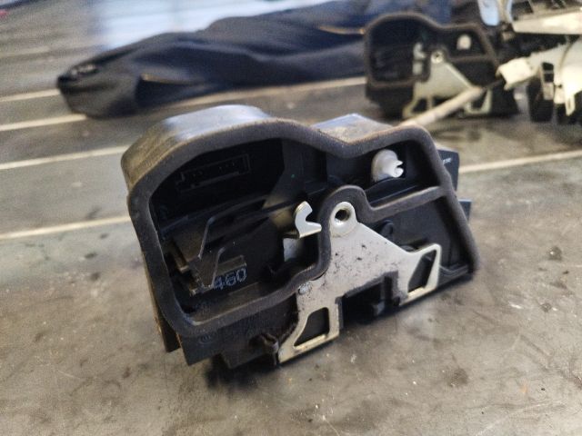 bontott BMW 1 Jobb hátsó Ajtózár