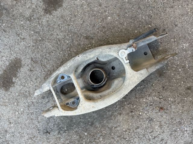 bontott BMW 1 Jobb hátsó Alsó Hátsó Lengőkar