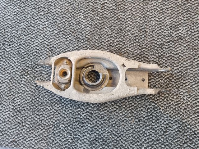 bontott BMW 1 Jobb hátsó Alsó Hátsó Lengőkar