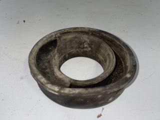 bontott BMW 1 Jobb hátsó Alsó Rugótányér