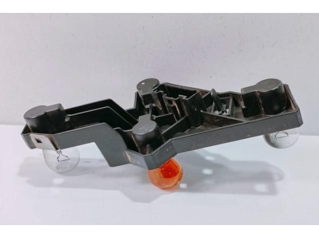 bontott BMW 1 Jobb Hátsó Lámpa Foglalat