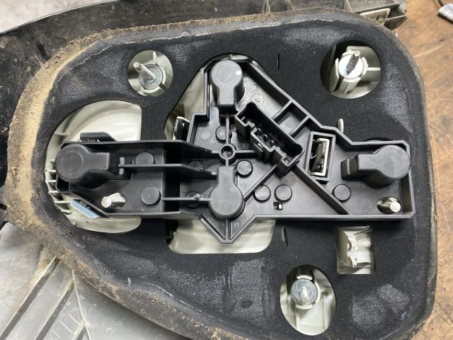 bontott BMW 1 Jobb Hátsó Lámpa