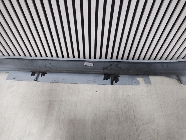 bontott BMW 1 Jobb Küszöb