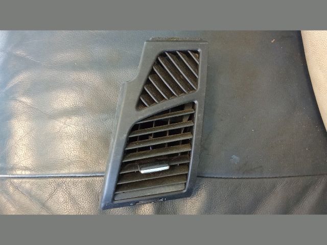 bontott BMW 1 Jobb Szellőző