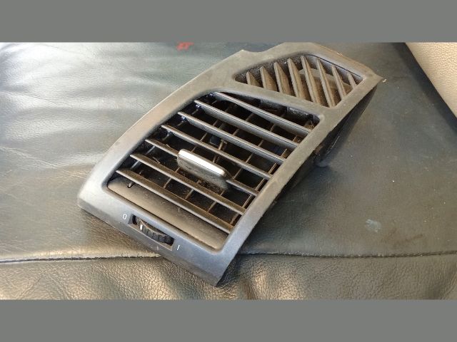 bontott BMW 1 Jobb Szellőző