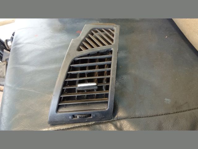 bontott BMW 1 Jobb Szellőző