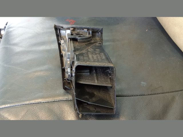 bontott BMW 1 Jobb Szellőző