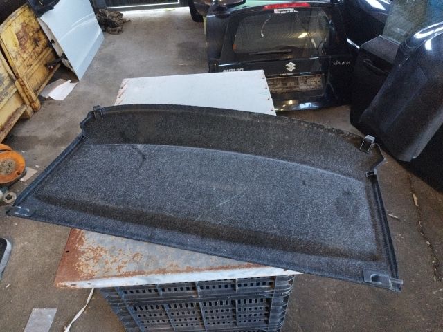 bontott BMW 1 Kalaptartó