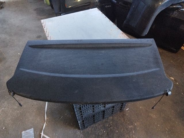 bontott BMW 1 Kalaptartó