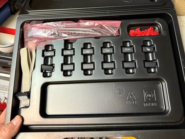 bontott BMW 1 Kapcsoló (Magában)