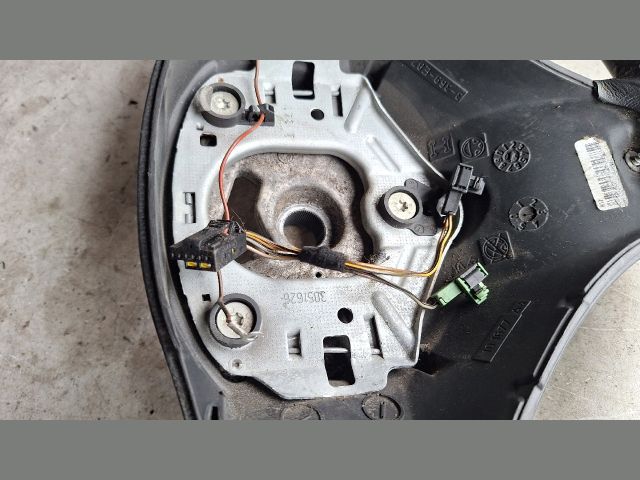 bontott BMW 1 Kormány