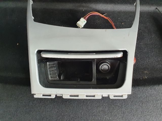 bontott BMW 1 Középkonzol Keret