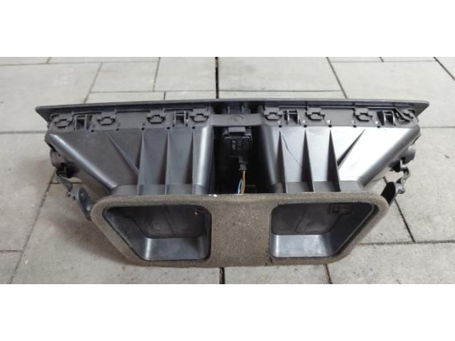 bontott BMW 1 Középső Szellőző