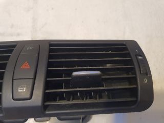 bontott BMW 1 Középső Szellőző