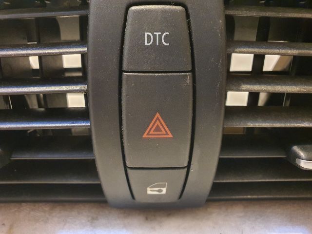 bontott BMW 1 Középső Szellőző