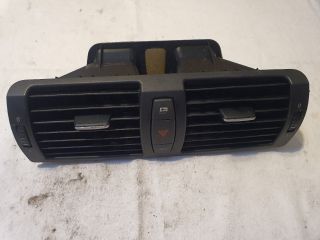 bontott BMW 1 Középső Szellőző