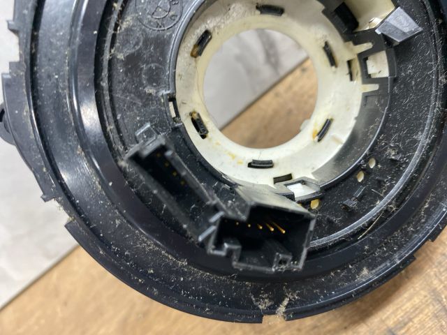 bontott BMW 1 Légzsák Átvezető Szalagkábel