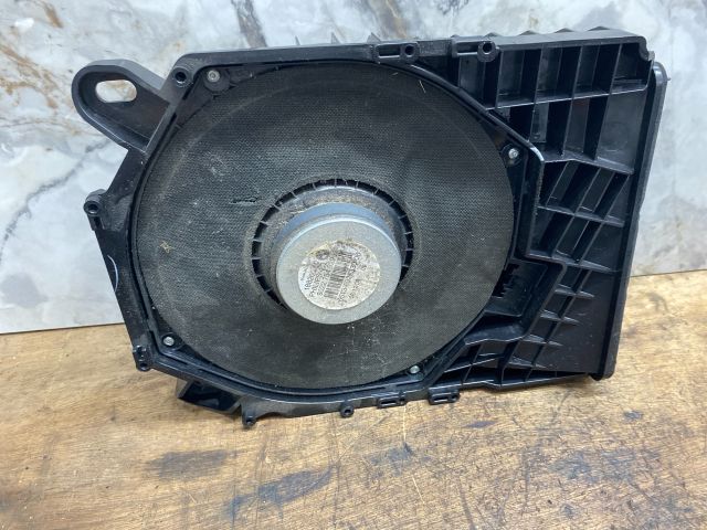 bontott BMW 1 Mélynyomó Hangszóró