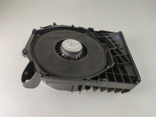 bontott BMW 1 Mélynyomó Hangszóró