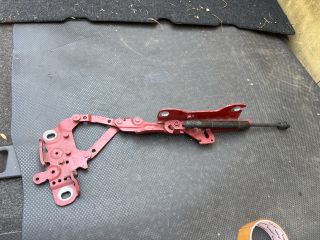 bontott BMW 1 Motorháztető Bal Zsanér