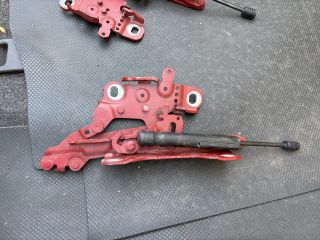 bontott BMW 1 Motorháztető Jobb Zsanér