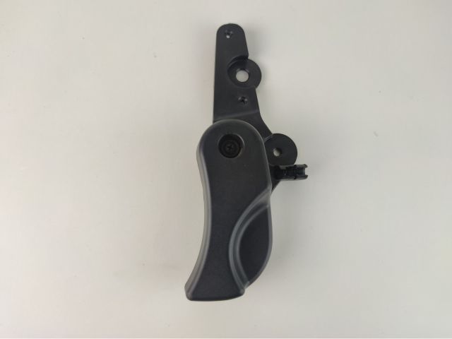 bontott BMW 1 Motorháztető Nyitó Kar / Gomb