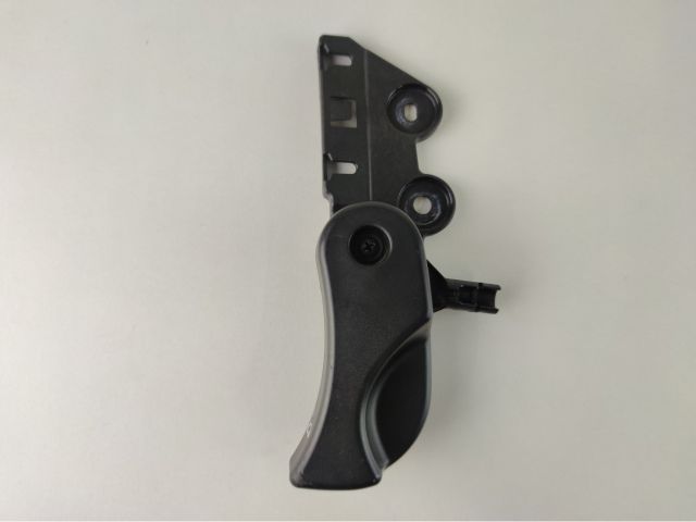 bontott BMW 1 Motorháztető Nyitó Kar / Gomb