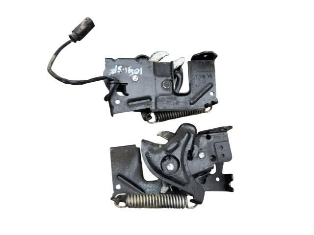 bontott BMW 1 Motorháztető Zárszerkezet