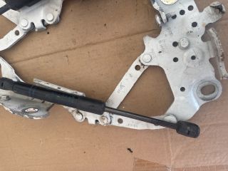 bontott BMW 1 Motorháztető Zsanér Pár