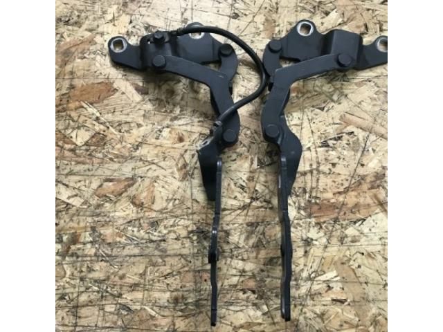 bontott BMW 1 Motorháztető Zsanér Pár