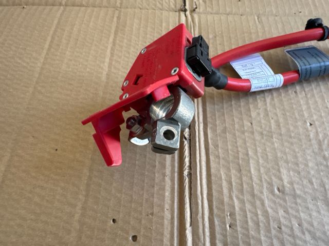 bontott BMW 1 Pozitív Kábel