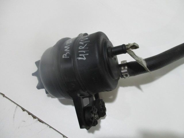 bontott BMW 1 Szervóolaj Tartály