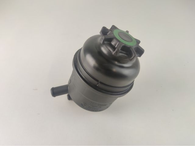 bontott BMW 1 Szervóolaj Tartály