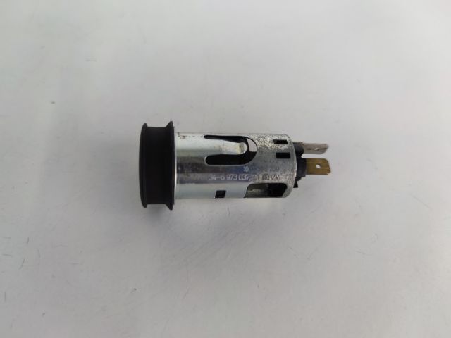 bontott BMW 1 Szivargyújtó Betét