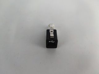 bontott BMW 1 USB Aljzat