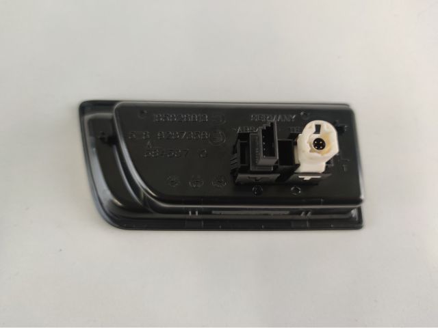 bontott BMW 1 USB Aljzat
