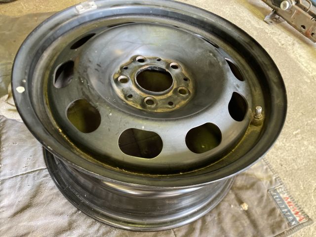 bontott BMW 2 Acélfelni Szett