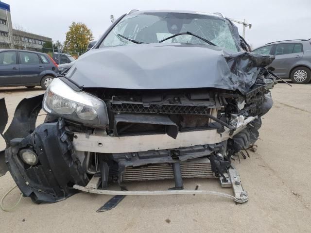 bontott BMW 2 Alsó Padlólemez Burkolat