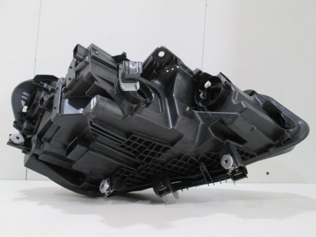 bontott BMW 2 Bal Fényszóró