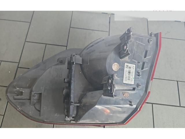 bontott BMW 2 Bal Külső Hátsó Lámpa