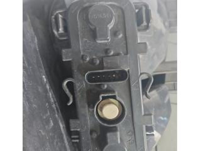 bontott BMW 2 Bal Külső Hátsó Lámpa