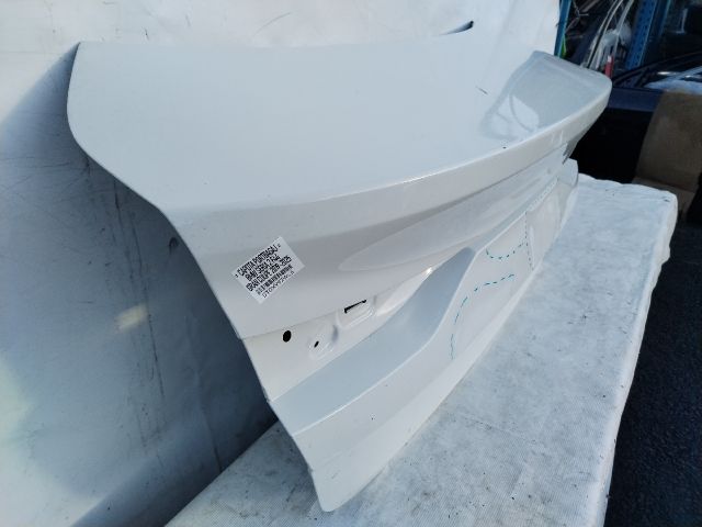 bontott BMW 2 Csomagtérajtó (Üres lemez)