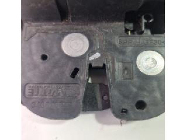 bontott BMW 2 Csomagtérajtó Zárszerkezet