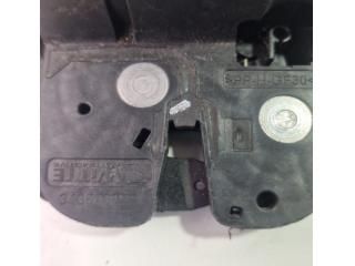 bontott BMW 2 Csomagtérajtó Zárszerkezet